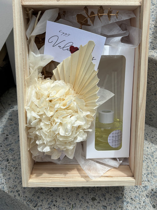 VALENTINE’S BLOOM BOX | IVORY