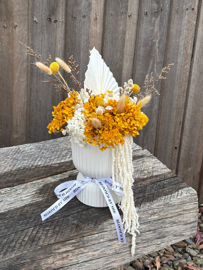 CUSTOM MEDIUM ARRANGEMENT