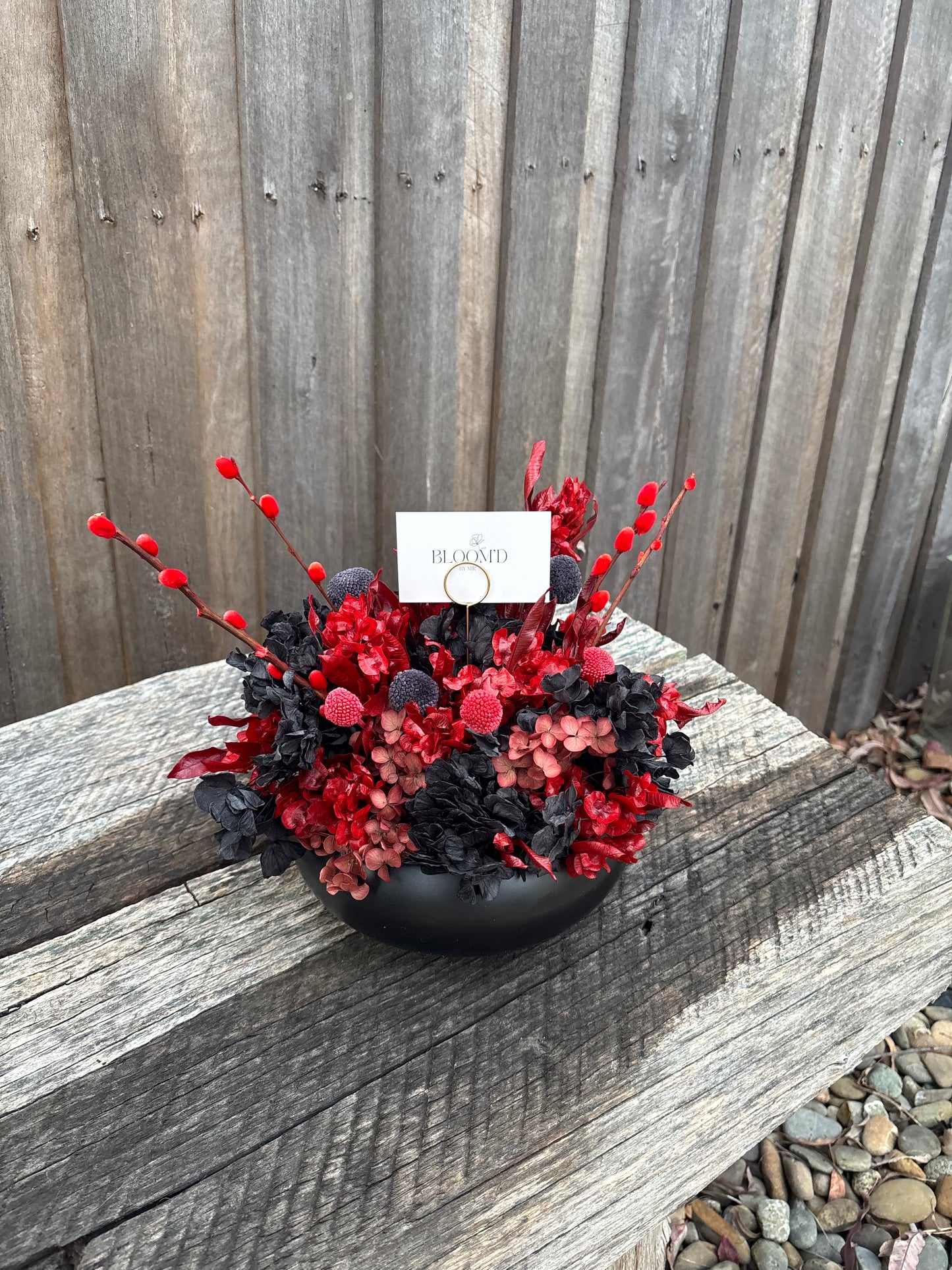 CUSTOM MEDIUM ARRANGEMENT