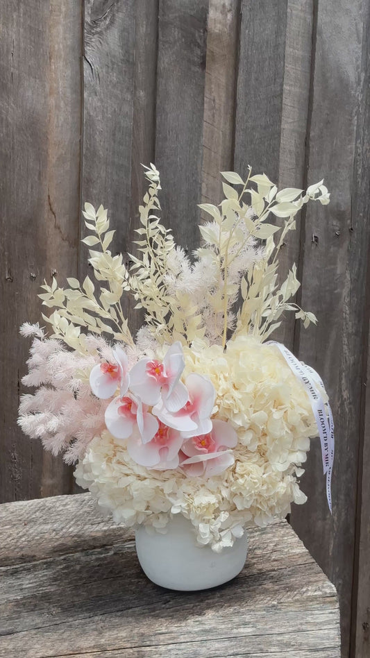 CREAM PUFF | READY MADE FLORAL KEEPSAKE